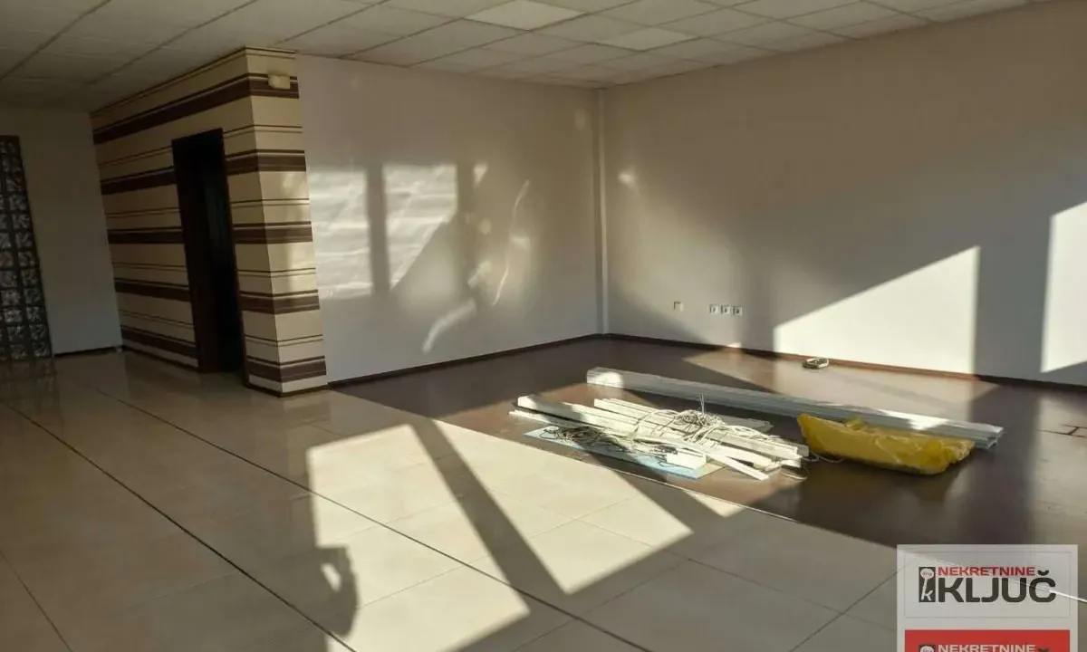 Izdavanje, poslovni prostor, 102m², Liman 4, Novi Sad Sve Podlokacije