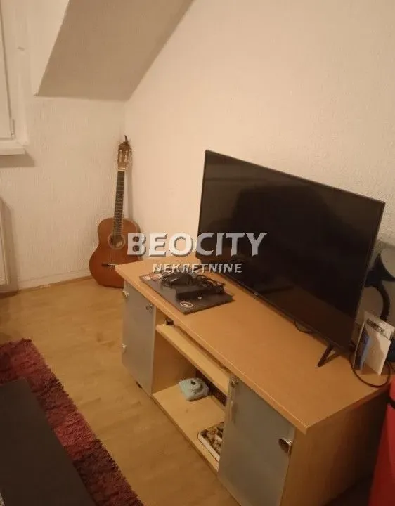 Izdavanje, stan, 33m², Centar, Novi Sad