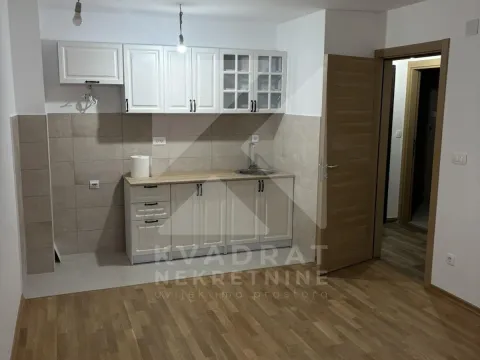 Izdavanje, dvosoban stan, 56m², Stari Aerodrom, Podgorica - image 2