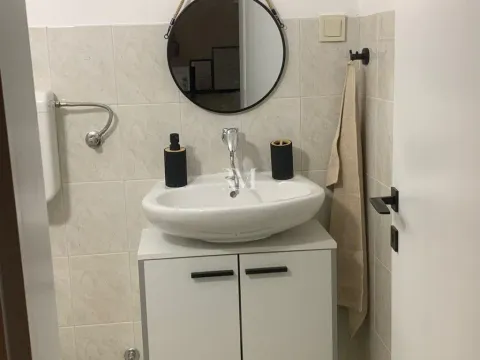 Izdavanje, trosoban stan, 100m², Dumidran, Tivat - image 9