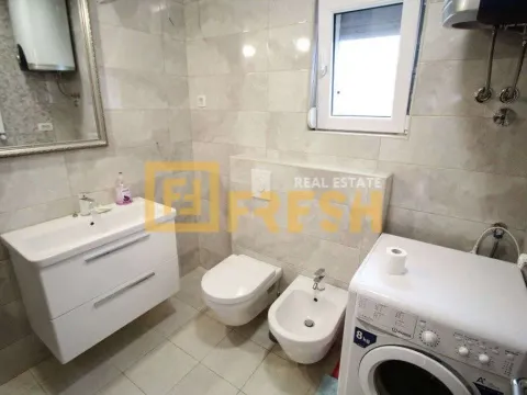 Izdavanje, trosoban stan, 130m², Vranići, Podgorica - image 12