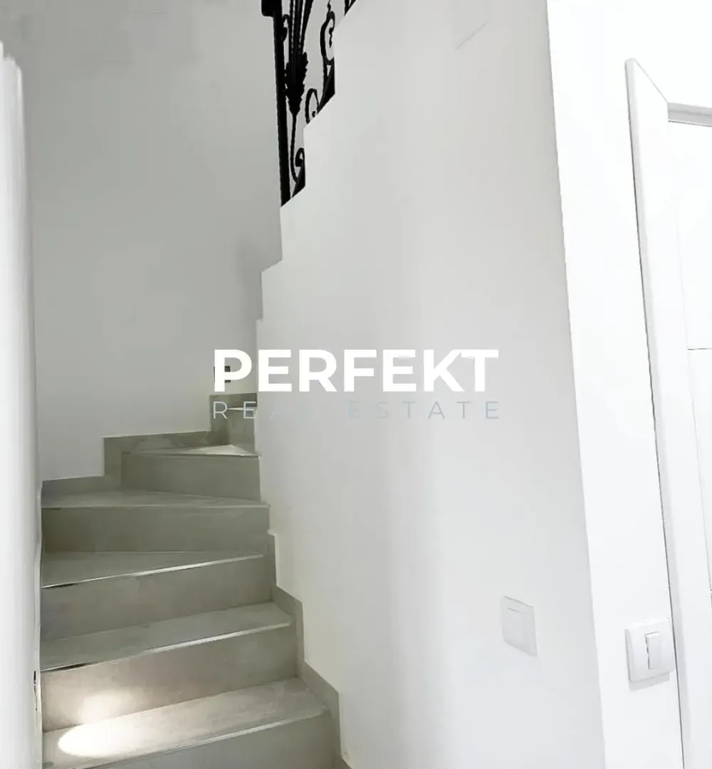 Prodaja, trosoban stan, 105m², Centar, Pančevo