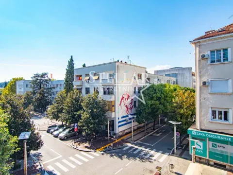 Rent, office space, 69m², Centar, Podgorica - image 1