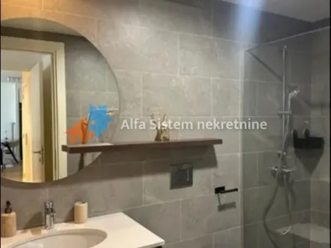 Izdavanje, trosoban stan, 86m², Savski Venac, Beograd - image 9