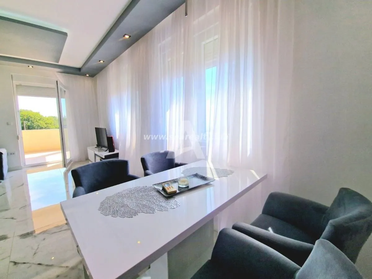 Rent, house, 300m², Krimovica, Kotor