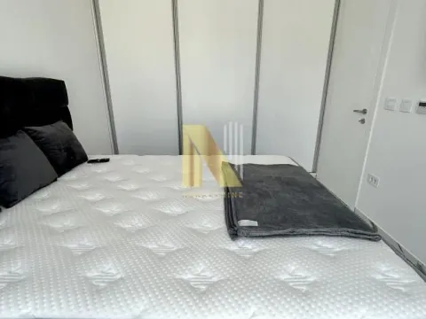 Izdavanje, kuća, 215m², Sremska Kamenica, Petrovaradin - image 13