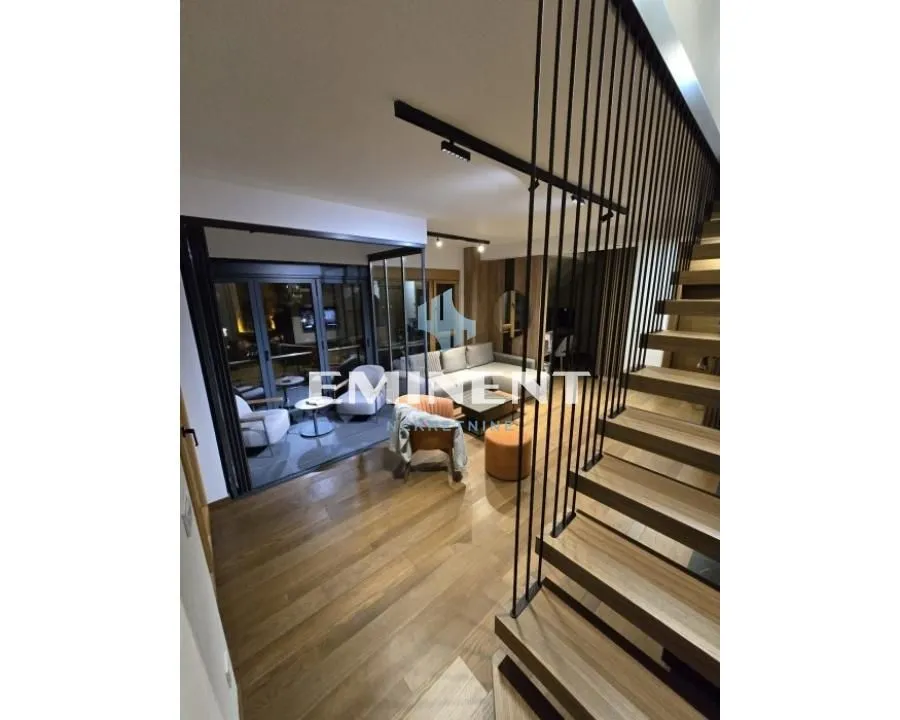 Prodaja, trosoban stan, 76m², Centar, Zlatibor