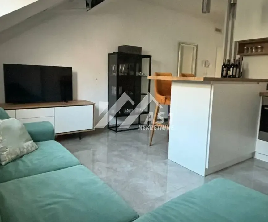 Izdavanje, jednosoban stan, 45m², Centar, Novi Sad