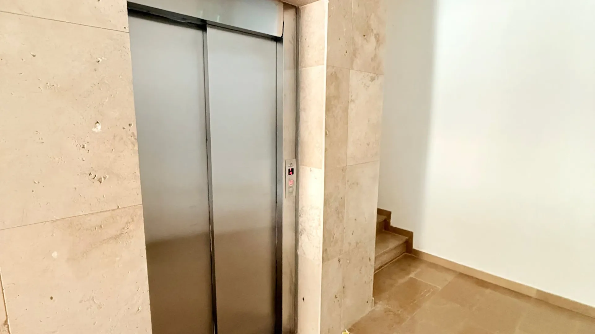 Prodaja, dvosoban stan, 67m², Rozino, Budva