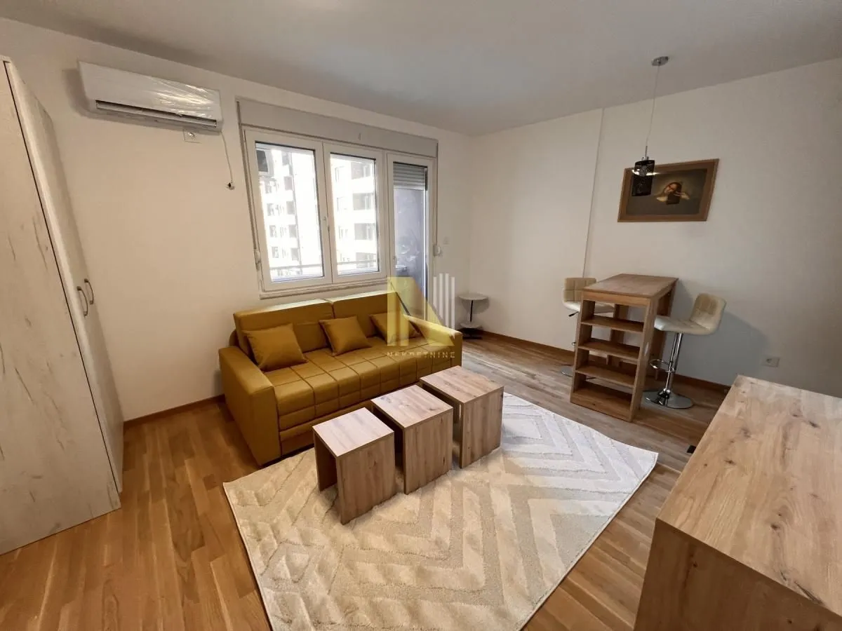 Izdavanje, garsonjera, 30m², Avijatičarsko naselje, Novi Sad Sve Podlokacije