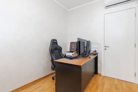 Sale, three bedroom apartment, 104m², Bečići, Budva - image 8