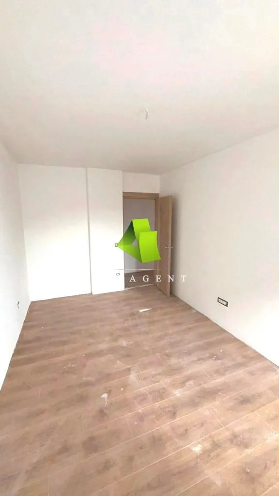Prodaja, četvorosoban stan, 91m², Medijana, Niš