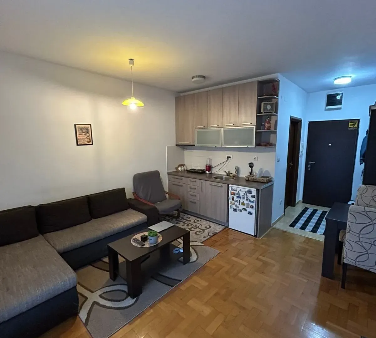 Rent, studio apartment, 30m², Stari Aerodrom, Podgorica