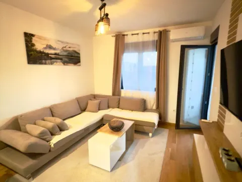 Rent, two bedroom apartment, 70m², City Kvart, Podgorica - image 4