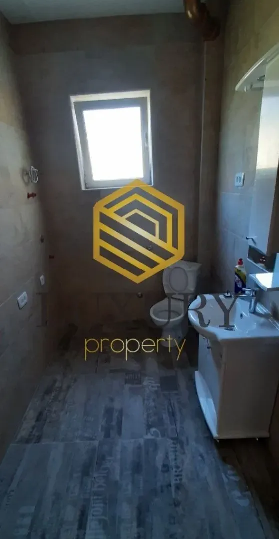 Rent, office space, 100m², Stari Aerodrom, Podgorica