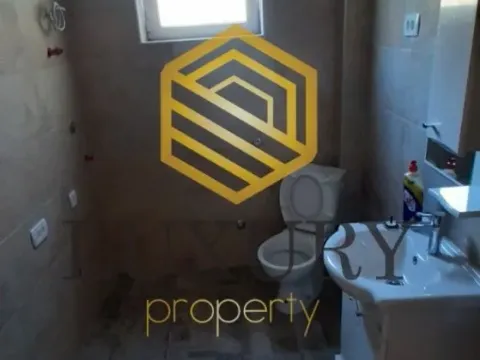 Rent, office space, 100m², Stari Aerodrom, Podgorica - image 2