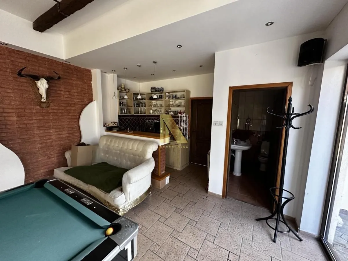 Prodaja, kuća, 300m², Veternik, Novi Sad Sve Podlokacije