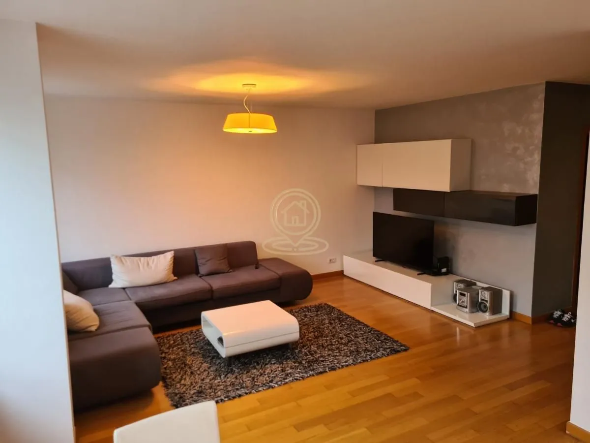 Izdavanje, trosoban stan, 83m², Vračar Hram, Vračar Sve Podlokacije