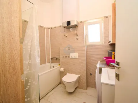 Sale, house, 180m², Blok 9, Podgorica - image 32
