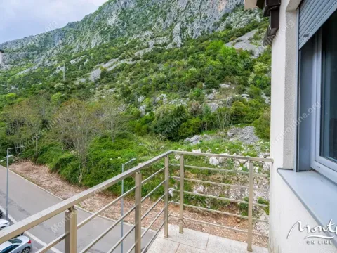 Sale, three bedroom apartment, 103m², Dobrota, Kotor - image 31