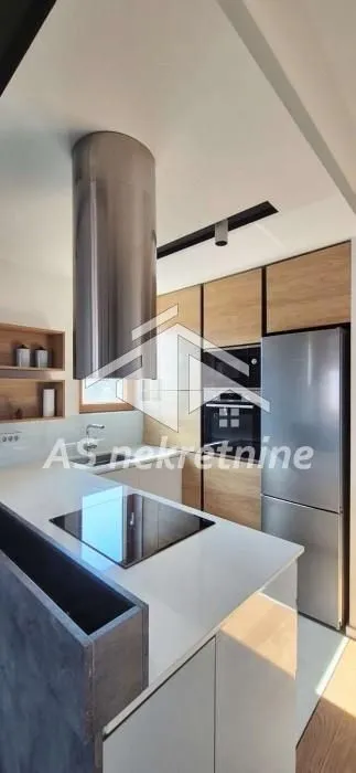Izdavanje, dvosoban stan, 53m², Autokomanda, Voždovac Sve Podlokacije