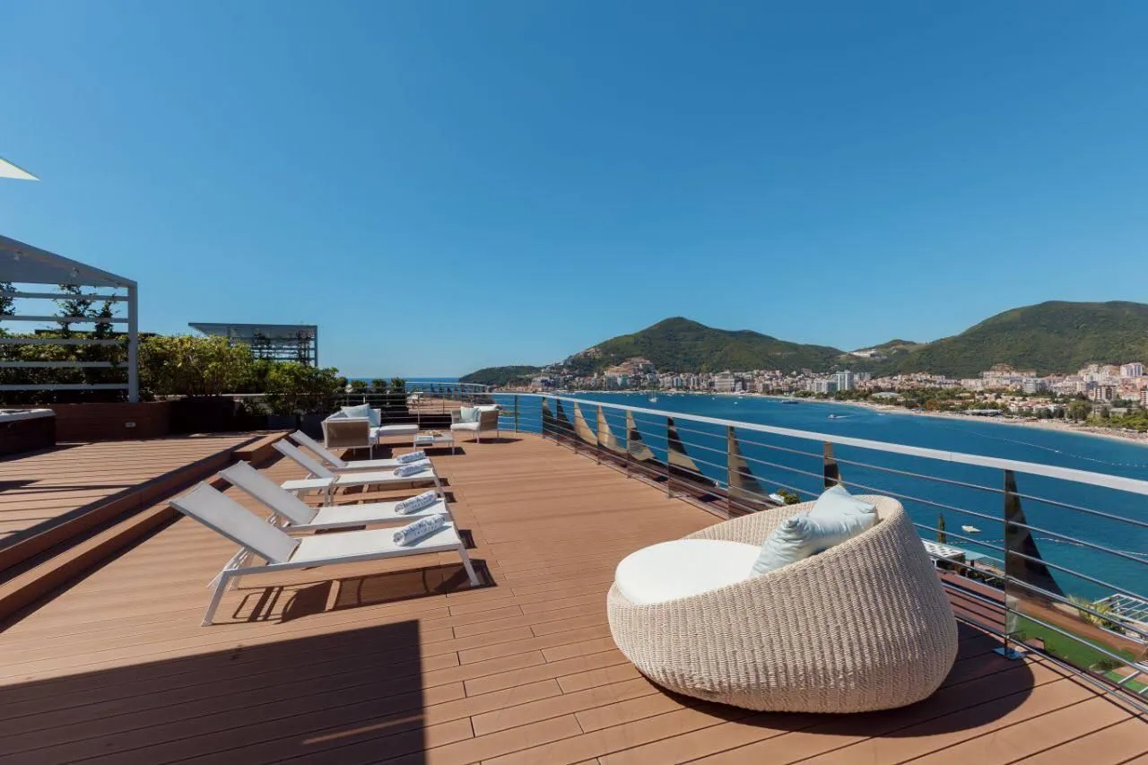 Prodaja, četvorosoban stan, 287m², Dukley Gardens, Budva