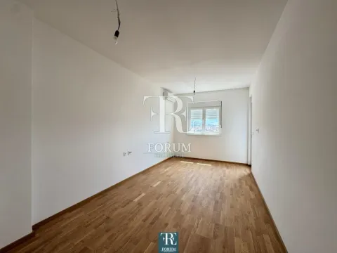 Prodaja, trosoban stan, 106m², Stari Aerodrom, Podgorica - image 8