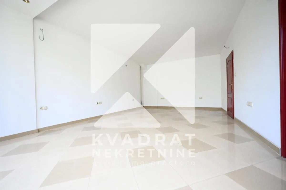 Izdavanje, poslovni prostor, 75m², Gintaš, Podgorica