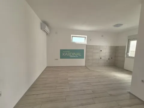 Sale, one bedroom apartment, 30m², Vašarište, Jagodina - image 6