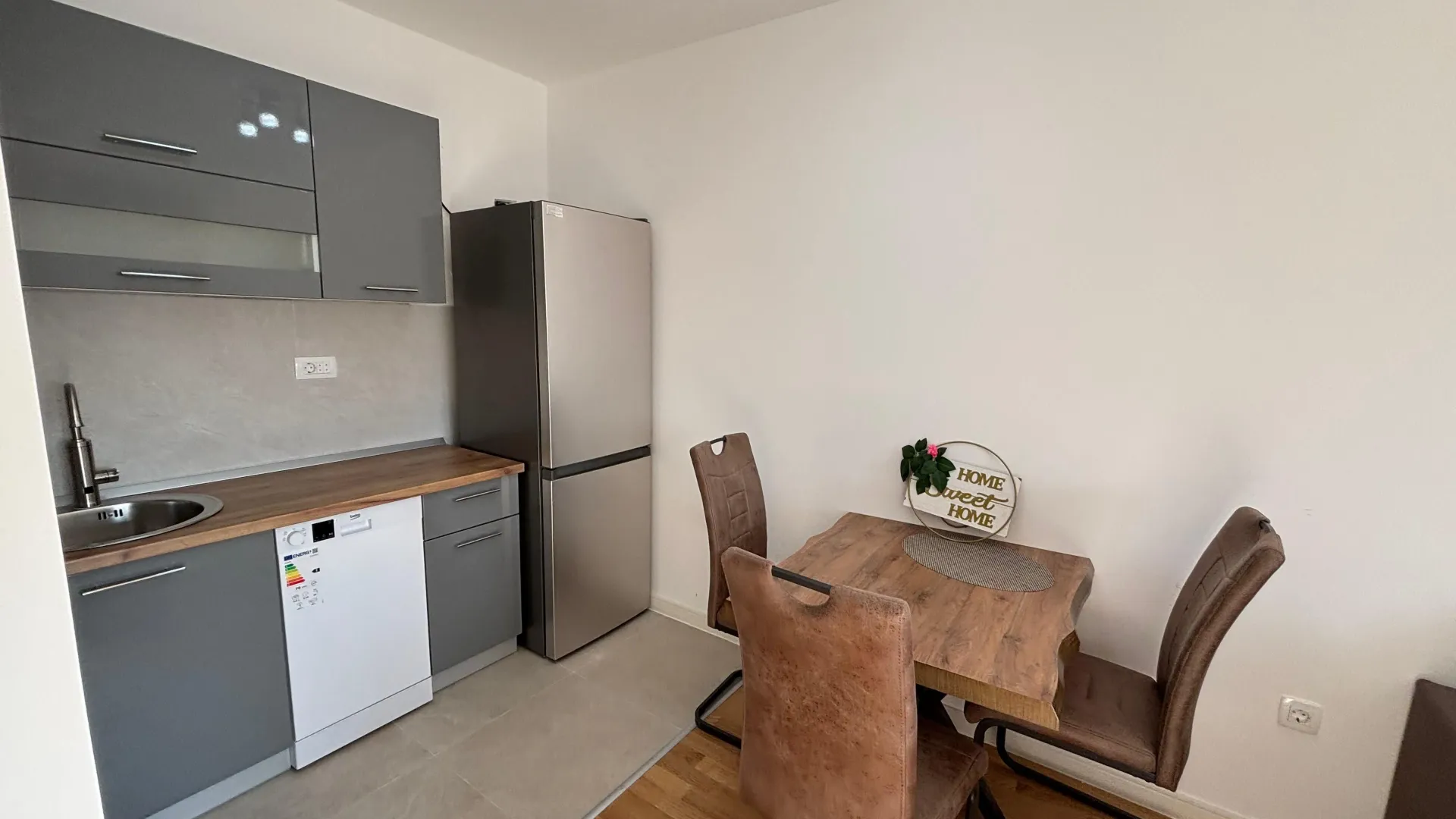 Rent, one bedroom apartment, 45m², Stari Aerodrom, Podgorica