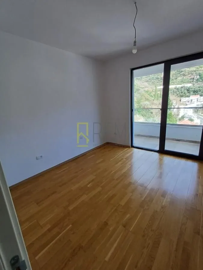 Sale, three bedroom apartment, 184m², Bečići, Budva