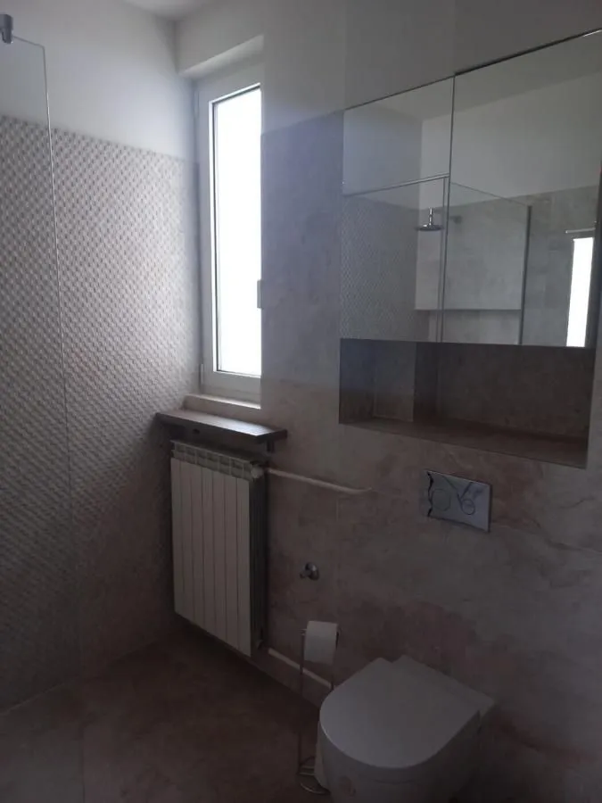 Izdavanje, četvorosoban stan, 112m², Kalenić Pijaca, Vračar Sve Podlokacije