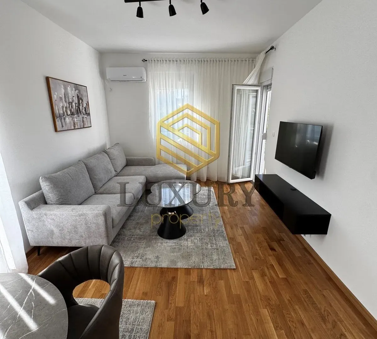 Izdavanje, dvosoban stan, 60m², Zagorič, Podgorica