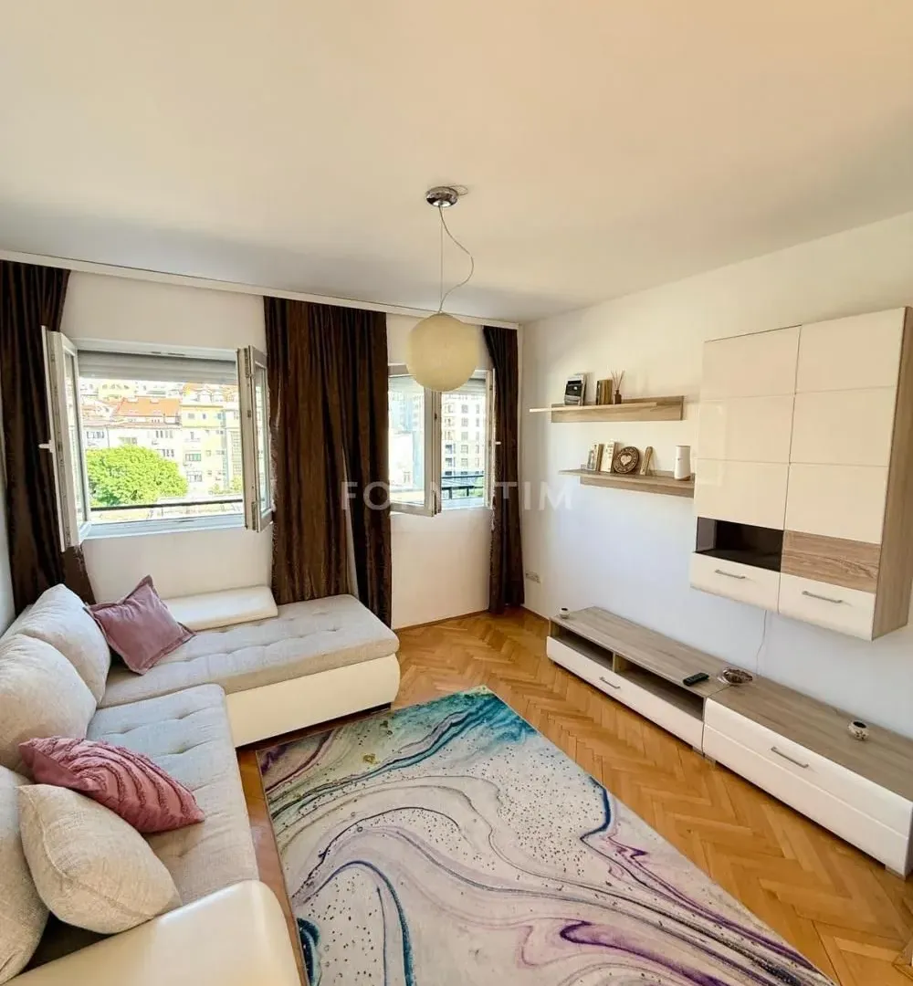 Izdavanje, dvosoban stan, 72m², Savski Venac, Beograd