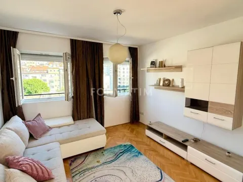 Izdavanje, dvosoban stan, 72m², Savski Venac, Beograd - image 1