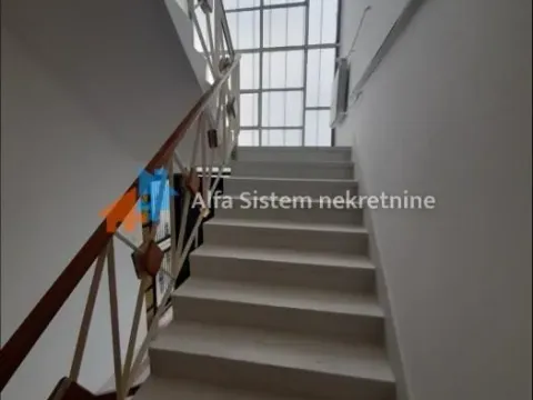 Izdavanje, kuća, 600m², Savski Venac, Beograd - image 21