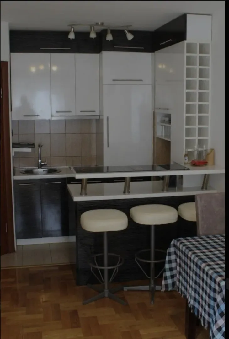 Izdavanje, dvosoban stan, 60m², Podgorica, Crna Gora