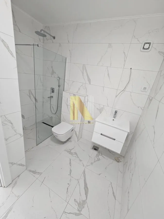 Prodaja, četvorosoban stan, 87m², Bulevar patrijarha Pavla, Novi Sad Sve Podlokacije