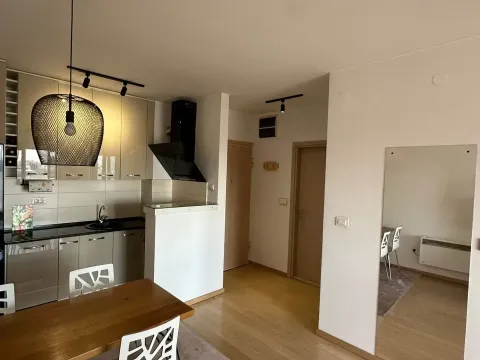 Prodaja, jednosoban stan, 44m², City Kvart, Podgorica - image 8