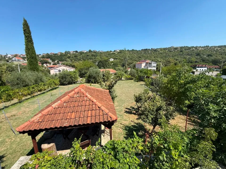 Sale, house, 596m², Konik, Podgorica