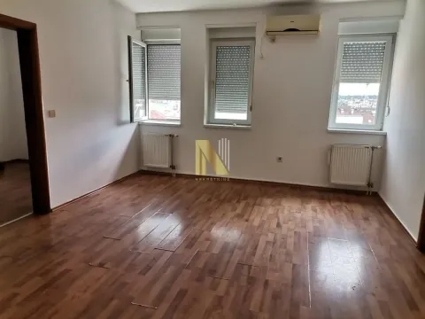 Rent, office space, 37m², Centar, Novi Sad