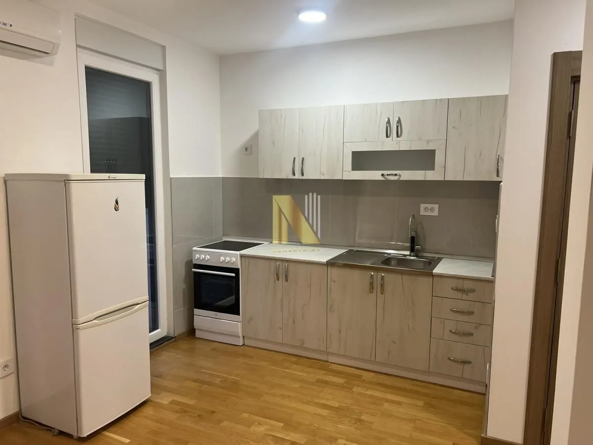 Izdavanje, četvorosoban stan, 92m², Alibegovac, Petrovaradin