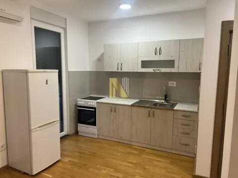 Izdavanje, četvorosoban stan, 92m², Alibegovac, Petrovaradin - image 7