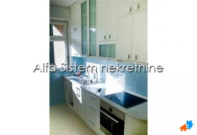 Izdavanje, četvorosoban stan, 123m², Savski Venac, Beograd