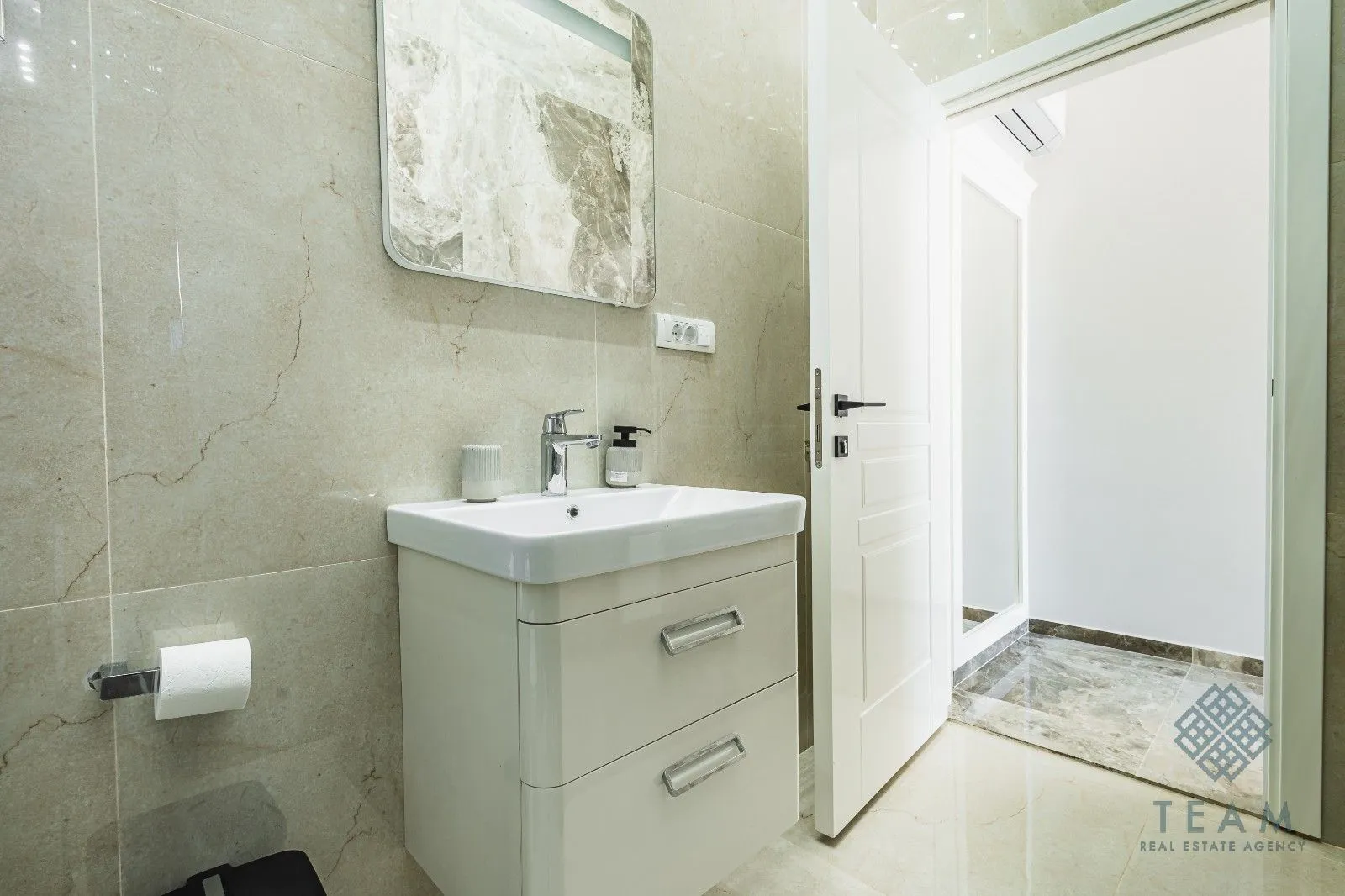 Sale, three bedroom apartment, 476m², Pinješ, Ulcinj