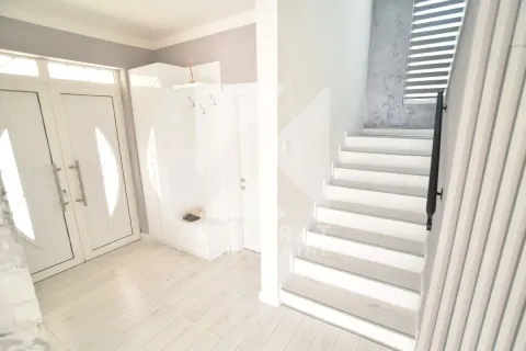 Rent, house, 240m², Kuće Rakića, Podgorica - image 15