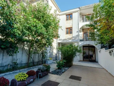 Sale, house, 195m², Centar, Budva