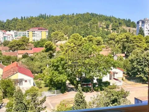 Izdavanje, dvosoban stan, 70m², Pobrežje, Podgorica - image 10