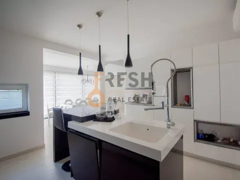 Izdavanje, kuća, 270m², Zagorič, Podgorica - image 12