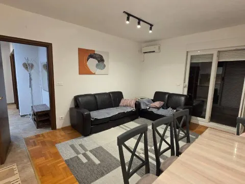 Prodaja, dvosoban stan, 66m², Stari Aerodrom, Podgorica - image 1